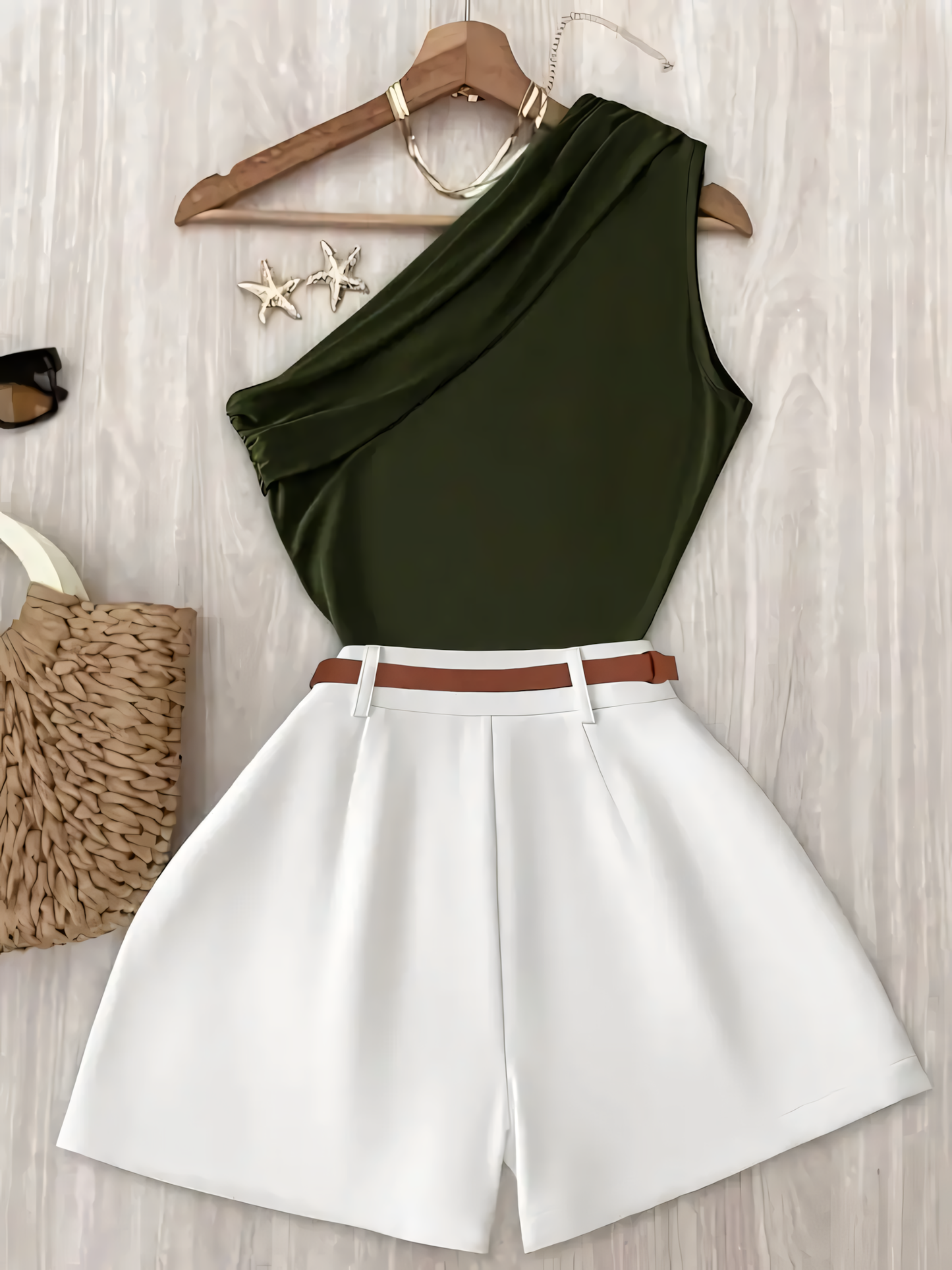 Set Verde cu Top Off-Shoulder și Pantaloni Scurți Largi - Ținută Elegantă de Vară în 2 Piese