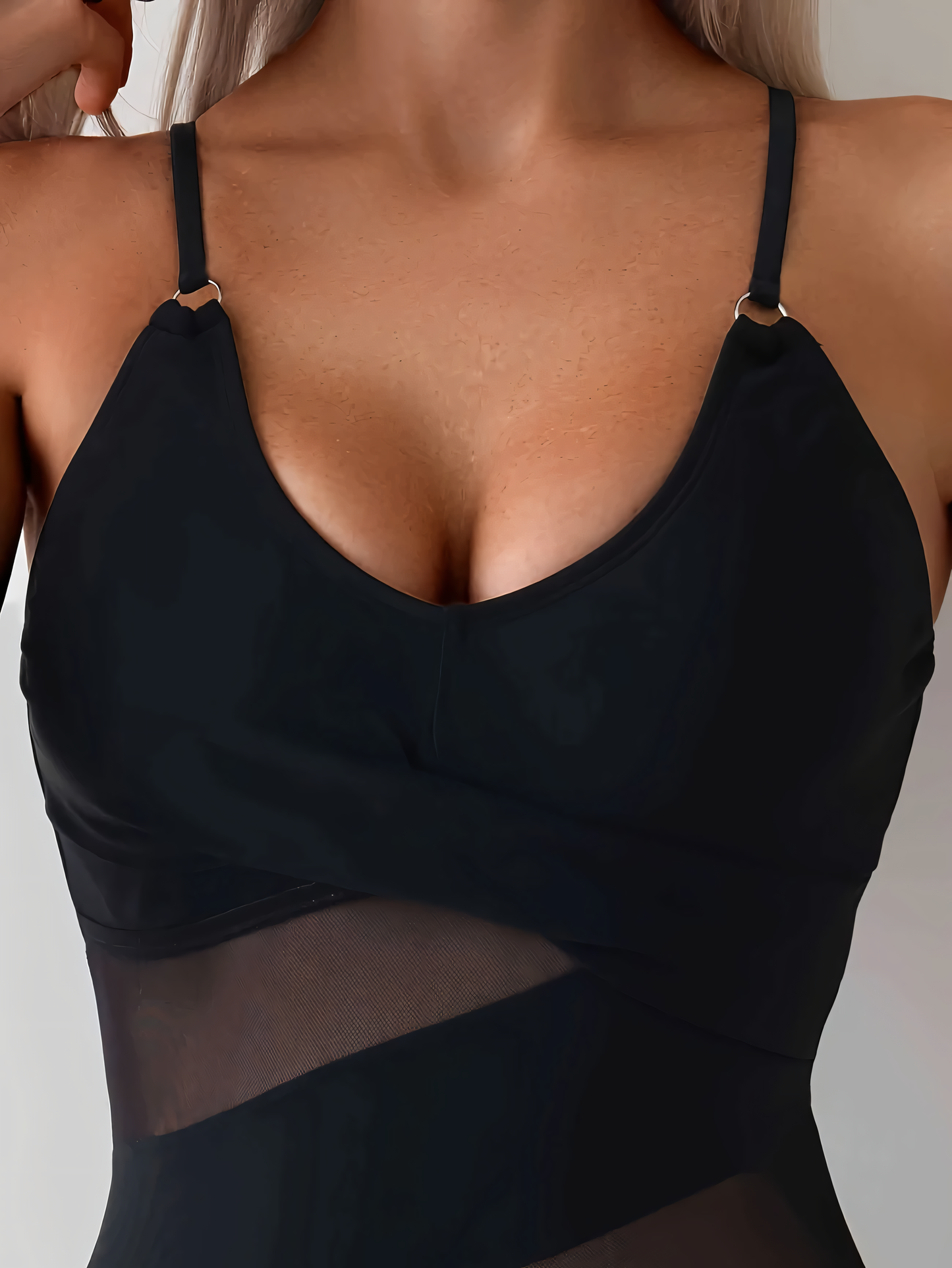 Costum de Baie Întreg cu Inserții din Plasă - Design Elegant cu Padding Detașabil