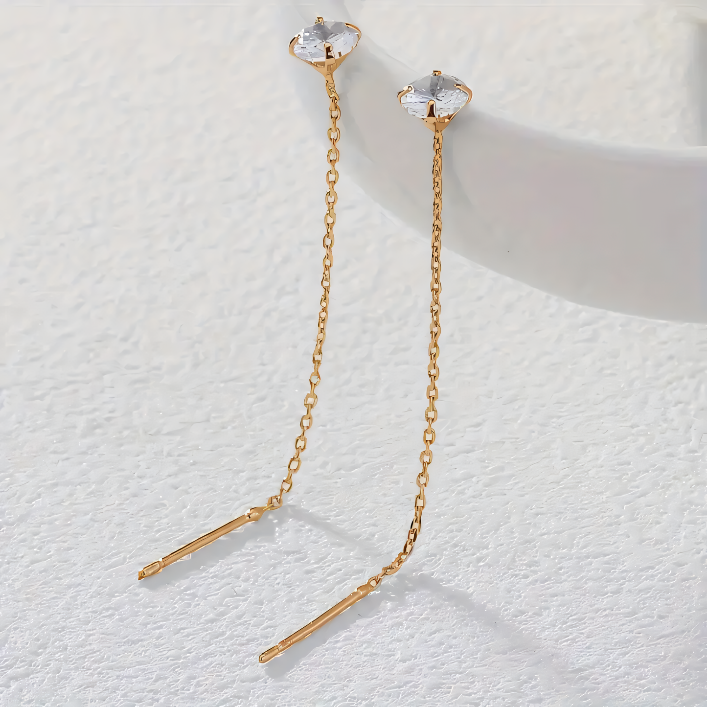 Cercei Minimalisti – Eleganță din Cupru și Zirconiu