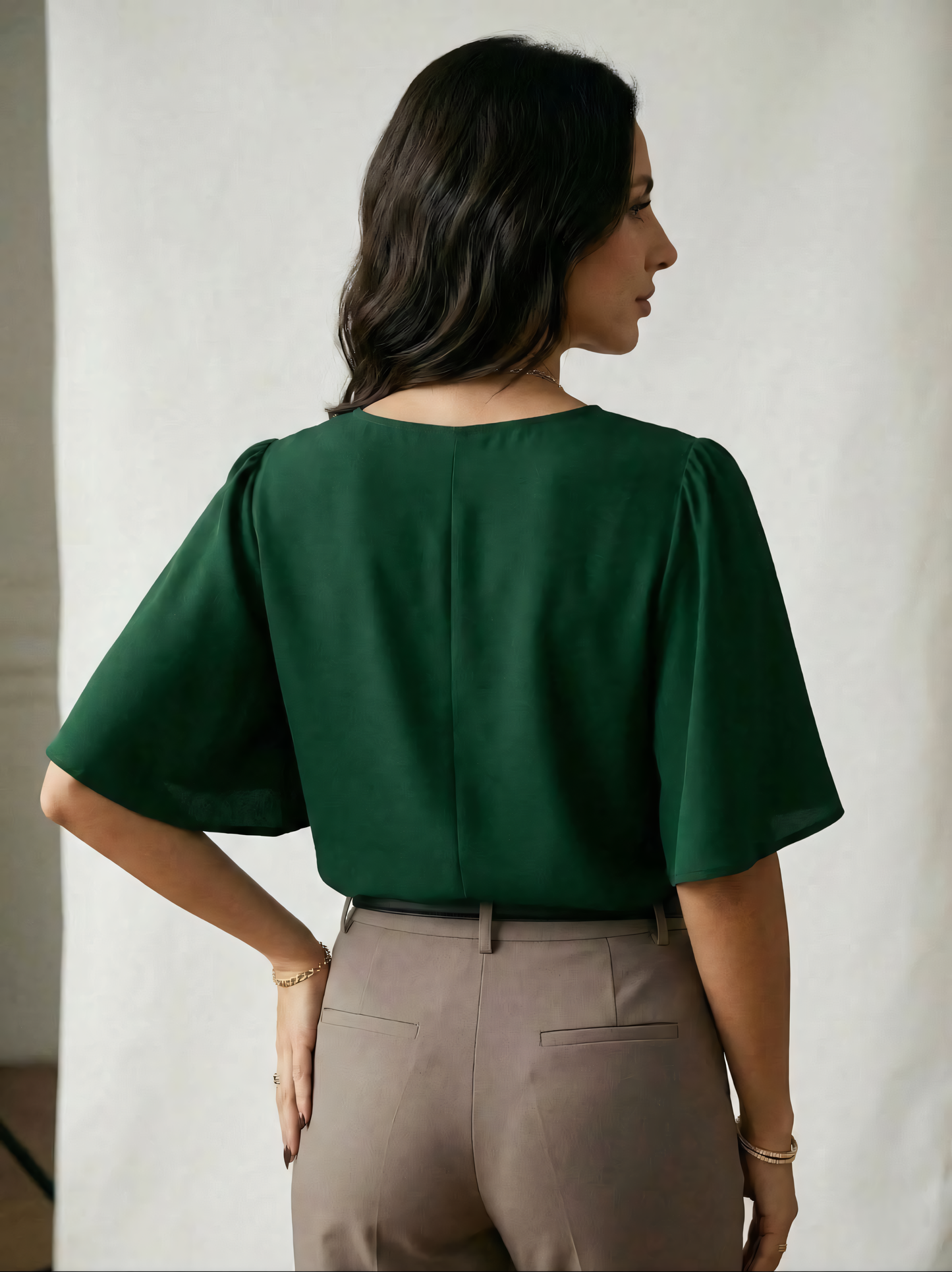 Bluză Verde Smarald cu Mâneci Fluture