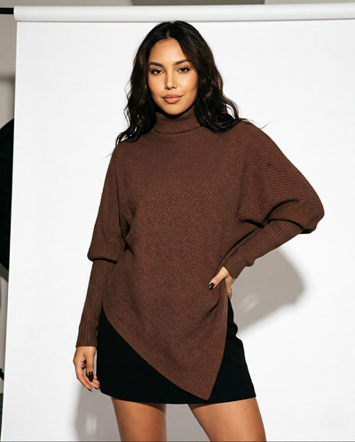 Pulover Dama Oversized Maro cu Guler Inalt si Croi Asimetric