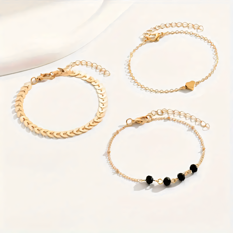 Set 3 Brățări Suprapuse Aurii de Inspirație Vintage - Pandantiv Inimă și Mărgele Negre