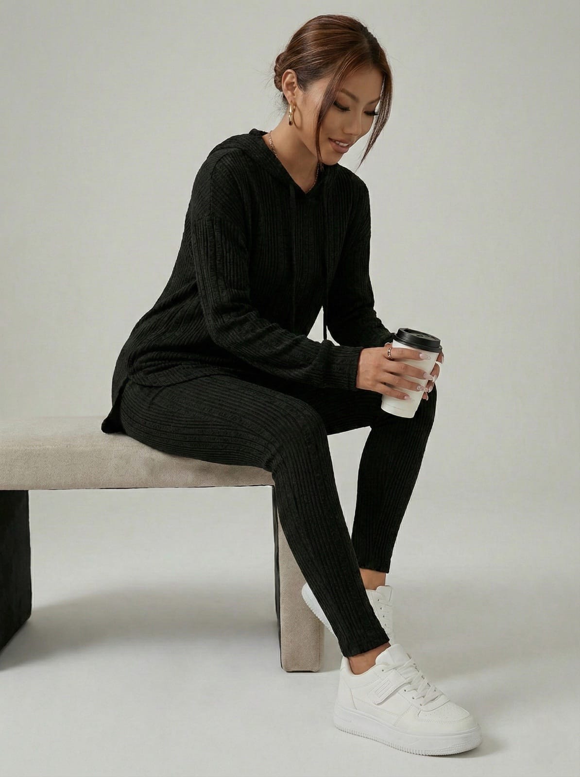 Set Dama 2 Piese din Tricot Reiat (Ribbed) - Compleu Casual cu Glugă & Pantaloni Mulați - Cozy Home & Travel