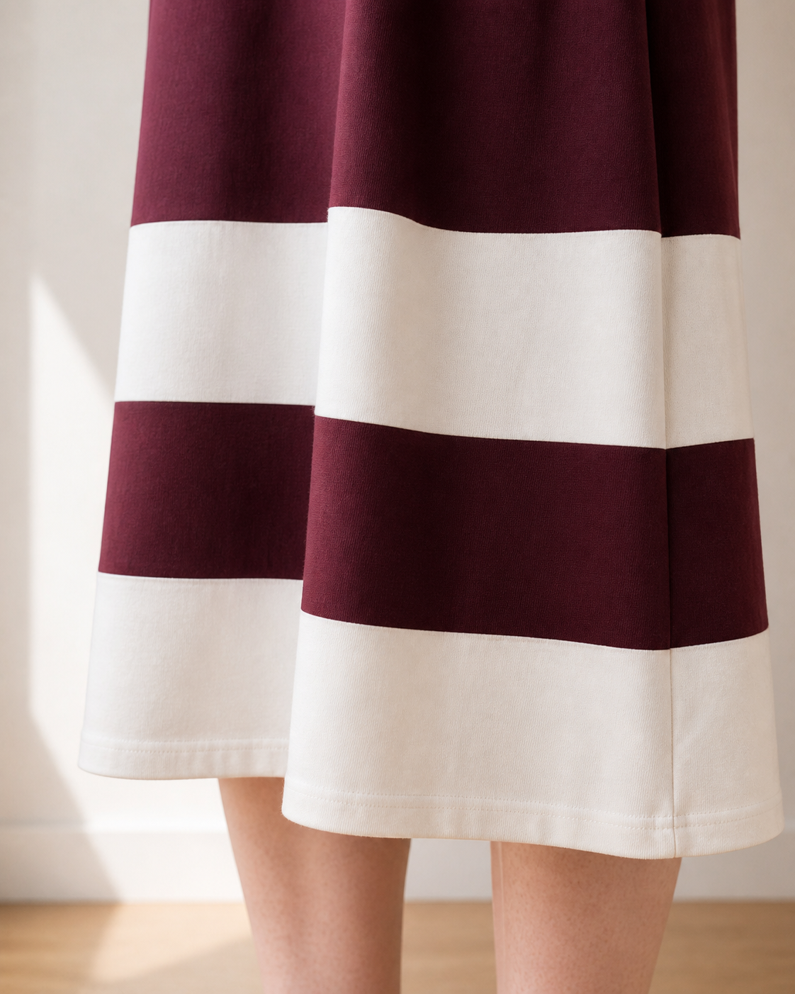 Rochie Midi Dreaptă cu Benzi Contrastante Bordo