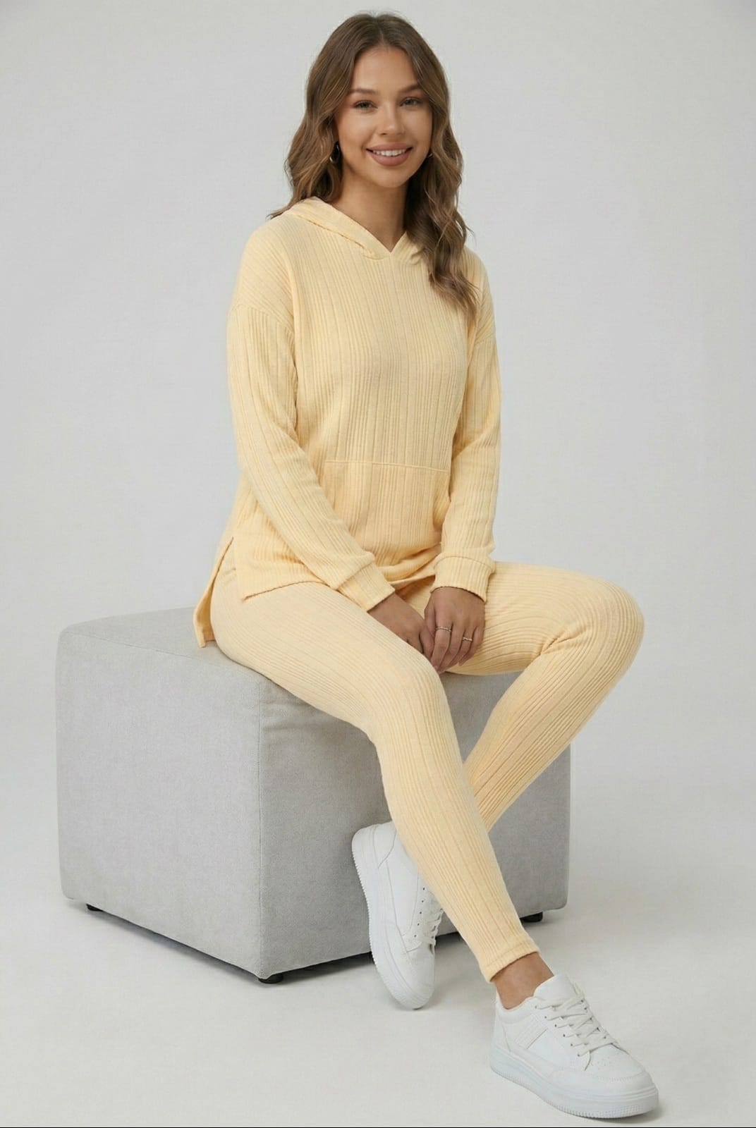 Set Dama 2 Piese din Tricot Reiat (Ribbed) - Compleu Casual cu Glugă & Pantaloni Mulați - Cozy Home & Travel