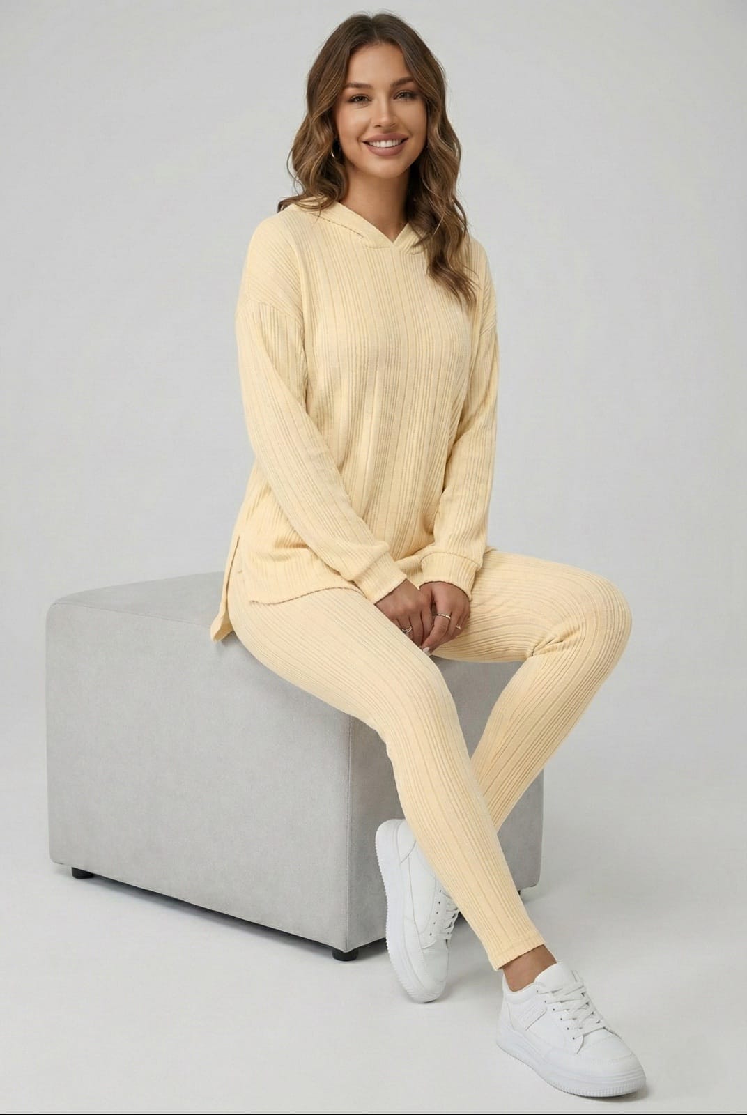 Set Dama 2 Piese din Tricot Reiat (Ribbed) - Compleu Casual cu Glugă & Pantaloni Mulați - Cozy Home & Travel