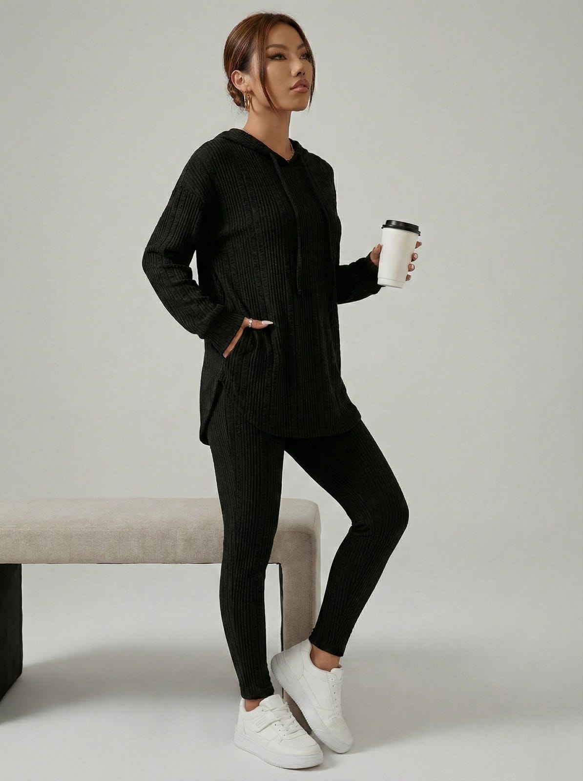 Set Dama 2 Piese din Tricot Reiat (Ribbed) - Compleu Casual cu Glugă & Pantaloni Mulați - Cozy Home & Travel